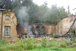 15.08.2011: Das blieb nach dem Brand brig.