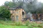 15.08.2011: Das blieb nach dem Brand übrig.