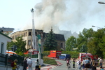 02.09.2011: Das Gebäude steht in Flammen.