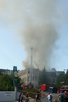02.09.2011: Das Gebäude steht in Flammen.