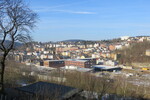 07.02.2015: Blick von der Beethovenstrae ber das Kaufland-Parkdeck auf die zwei verbliebenen Gebude und die Freiflche daneben