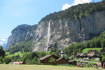 20.07.2020: Berner Oberland - Blick aus der Wengernalpbahn zum Staubbachfall in Lauterbrunnen