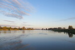 21.09.2022: Elbe bei Brottewitz am Morgen, Blick flussabwrts