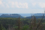 14.05.2023: Schsische Schweiz - Blick vom Bernhardstein zu Knigstein (links) und Pfaffenstein