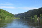 18.05.2023: Schsische Schweiz - Blick von der Fhre in Schmilka elbabwrts