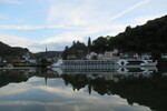 22.08.2020: Mosel - Kreuzfahrtschiff vor Trarbacher Altstadt