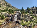 29.07.2026: Pyrenäen - Nationalpark Aigüestortes i Estany de Sant Maurici - Wasserfall oberhalb der Ebene Planell de Riumalo im Boí-Tal
