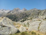29.07.2026: Pyrenäen - Nationalpark Aigüestortes i Estany de Sant Maurici - Landschaft oberhalb der Ebene Planell de Riumalo