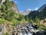 01.08.2026: Pyrenäen - Nationalpark Ordesa y Monte Perdido - Blick von der Ordiso-Brücke den Rio Ara flussaufwärts