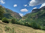 01.08.2026: Pyrenäen - Nationalpark Ordesa y Monte Perdido - Blick vom Abstieg aus dem Otal-Tal ins Tal des Rio Ara flussaufwärts
