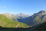 24.07.2018: Tignes / Val d'Isere - Blick von der Strae von Val d'Isere zum Col d'Iseran