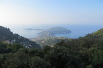 29.07.2018: Côte d'Azur - Blick von der Passstraße zum Col d'Èze auf die Halbinsel Cap Ferrat