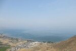 14.08.2023: See Genezareth und Golanhöhen - Blick vom Berg Arbel auf den See Genzareth