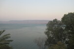 16.08.2023: See Genezareth und Golanhöhen - Blick vom Hotel Ohalo Manor bei Kinneret über den See am frühen Abend