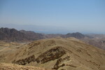 21.08.2023: Negev-Wüste - Blick von unterhalb des des Har Yoash in Richtung Golf von Akaba