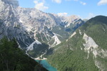 23.07.2021: Dolomiten - Blick vom Weg zur Weilahnscharte auf den hinteren Teil des Pragser Wildsees