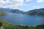 14.07.2019: Bucht von Kotor - Blick von der Strae P 11 (Dragalj - Lipci) auf die Bucht von Kotor