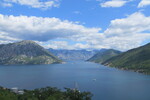 14.07.2019: Bucht von Kotor - Blick von der Strae P 11 (Dragalj - Lipci) auf die Bucht von Kotor