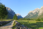 21.07.2019: Prokletije - Blick aus dem Tal der Skakavica bei Vusanje auf die Berge