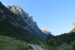 21.07.2019: Prokletije - Blick aus dem Tal der Skakavica bei Vusanje auf die Berge