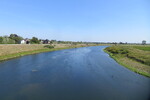 22.08.2019: Sonstiges - Blick von der Grenzbrcke zwischen Roosteren (NL) und Maaseik (BE) auf die Maas stromabwrts; links BE, rechts NL