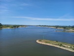 17.06.2025: Gelderland - Blick von der Waalbrcke in Nimwegen stromaufwrts