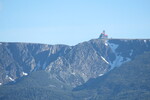 12.05.2024: Riesengebirge - Blick von der Aussichtsterrasse auf dem Moltkefels bei Schreiberhau zu den Schneegruben und der ehemaligen Schneegrubenbaude