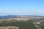 14.05.2024: Riesengebirge - Blick von der Schneekoppe in Richtung Westen; rechts das Hohe Rad