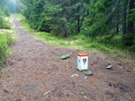 17.05.2026: Grenzstein am Wanderweg vom Pass Hliny / Glinne zum Pilsko
